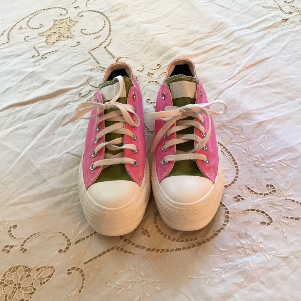 Women’s Platform Converse NWOT size 8.5